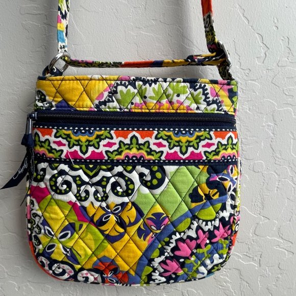 Vera Bradley Rio Pattern - Bright, Floral, Crossbody or Shoulder Bag Springtime - Picture 3 of 7